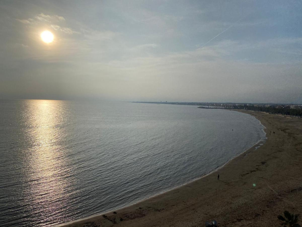 Appartement Spacieux, Front De Mer, Vue Splendide Salou Luaran gambar